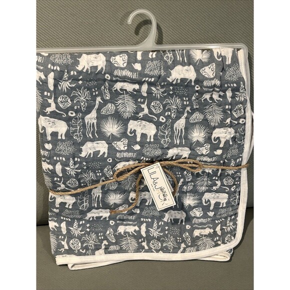 Lila & Jack Muslin Baby Blanket Blue Safari Animals Oversized Cotton Quilt New - Picture 2 of 8